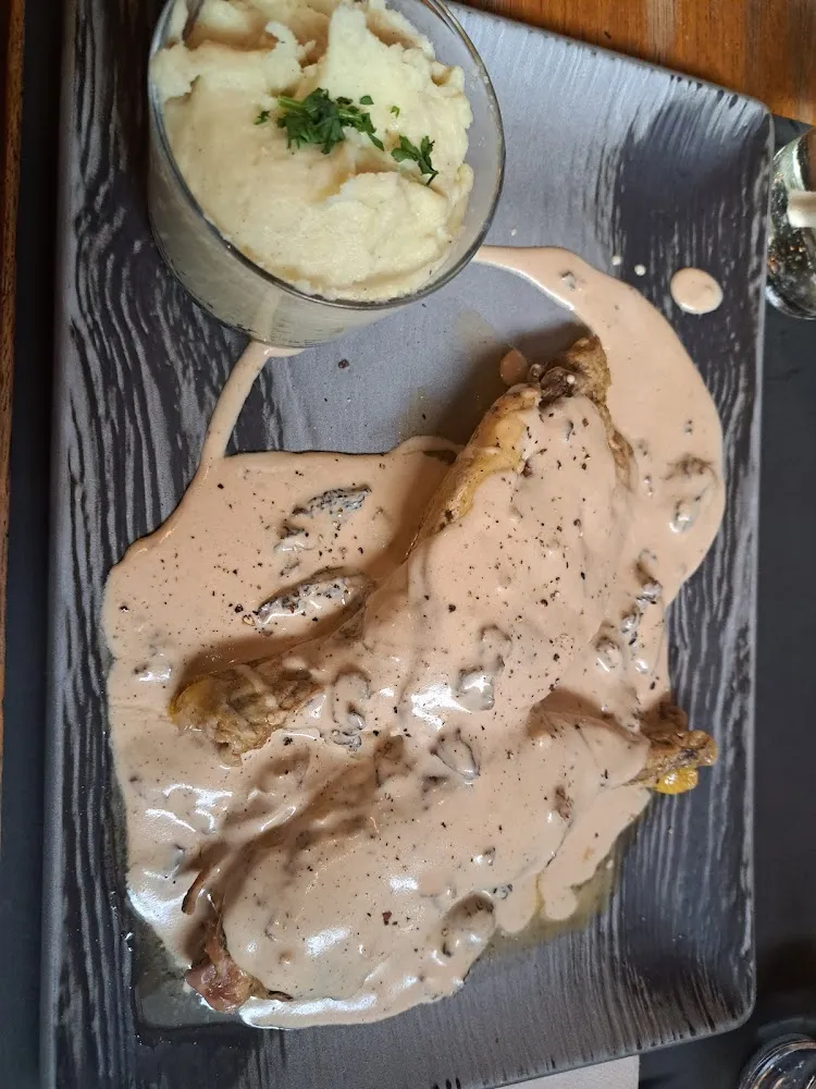 Poulet Aux Morilles Et Vin Jaune